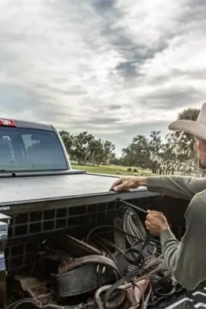 Roll-N-Lock 99-07 Ford F-250/F-350 Super Duty SB 80-3/4in Cargo Manager Price Drop